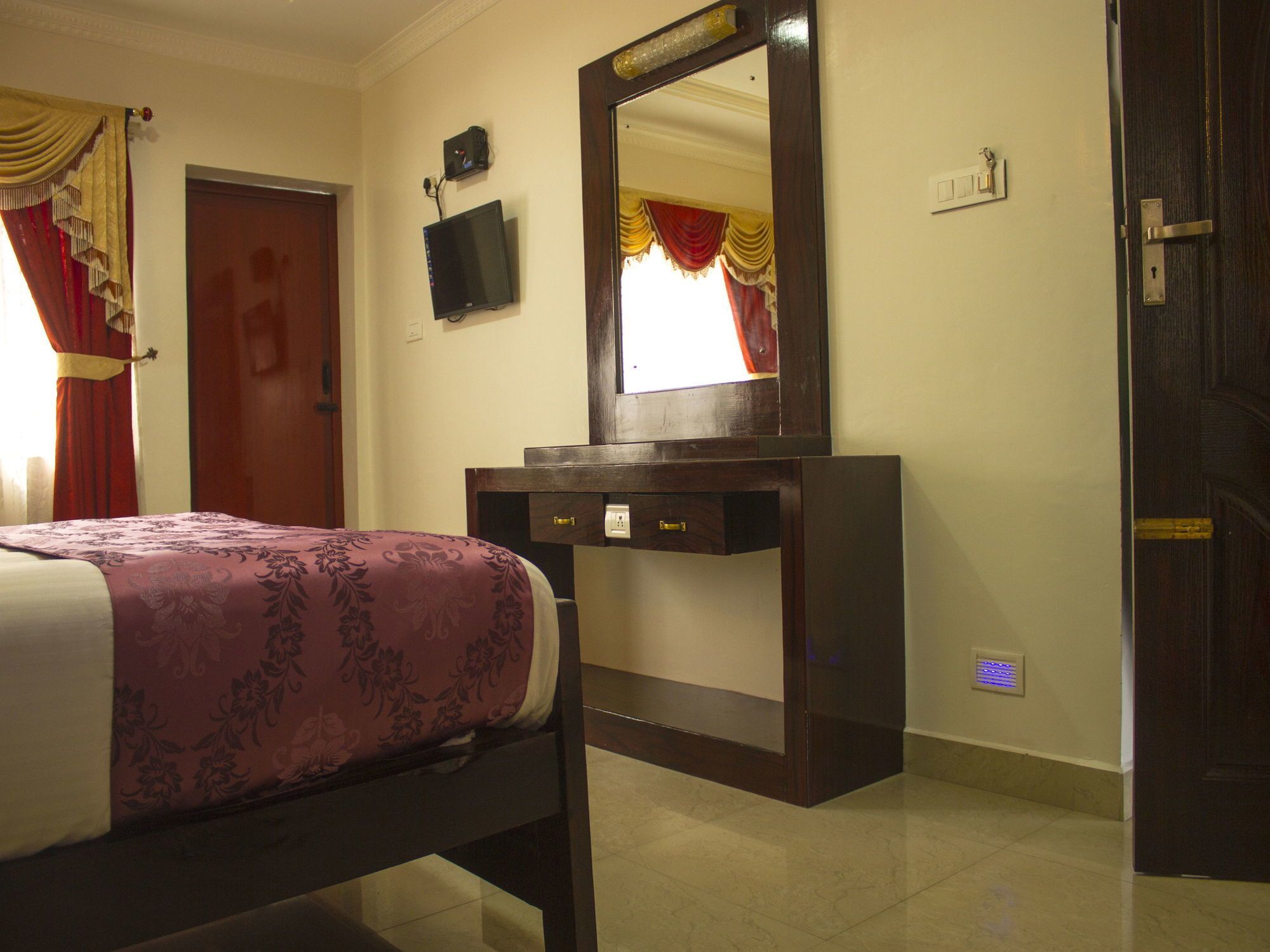 Hotel Oyo 3217 Kurinji Residency Udagamandalam Exterior foto